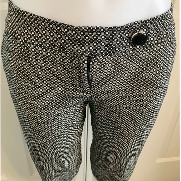 Ann Taylor, Lindsay Patterned Short Capri Pants - Picture 3 of 6